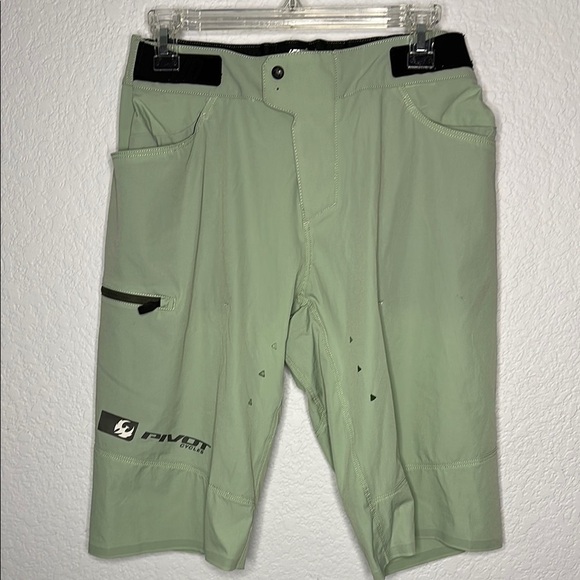 Leatt x Pivot Cycles Limited Edition Men’s Cycling Shorts Medium - Picture 1 of 13